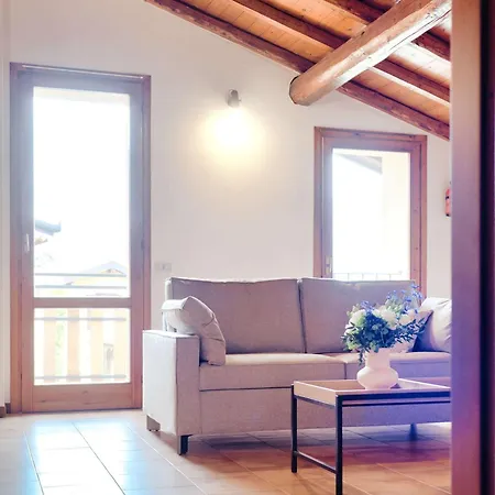 Apartment Mansarda Lilli Magreglio